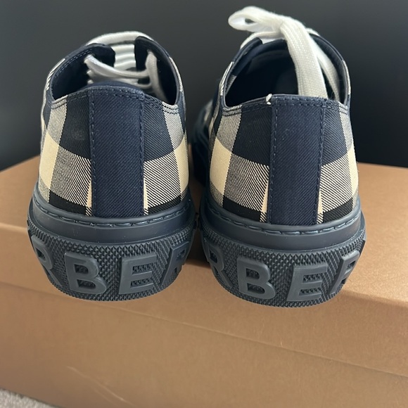Burberry Jack Check Platform Low Top Sneaker - Picture 11 of 17